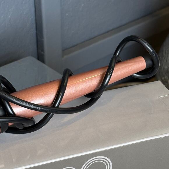 Hair Styling Tapered Wave Wand Curling Iron 0.5-1" Barrel Beauty Tool EUC - Picture 2 of 5